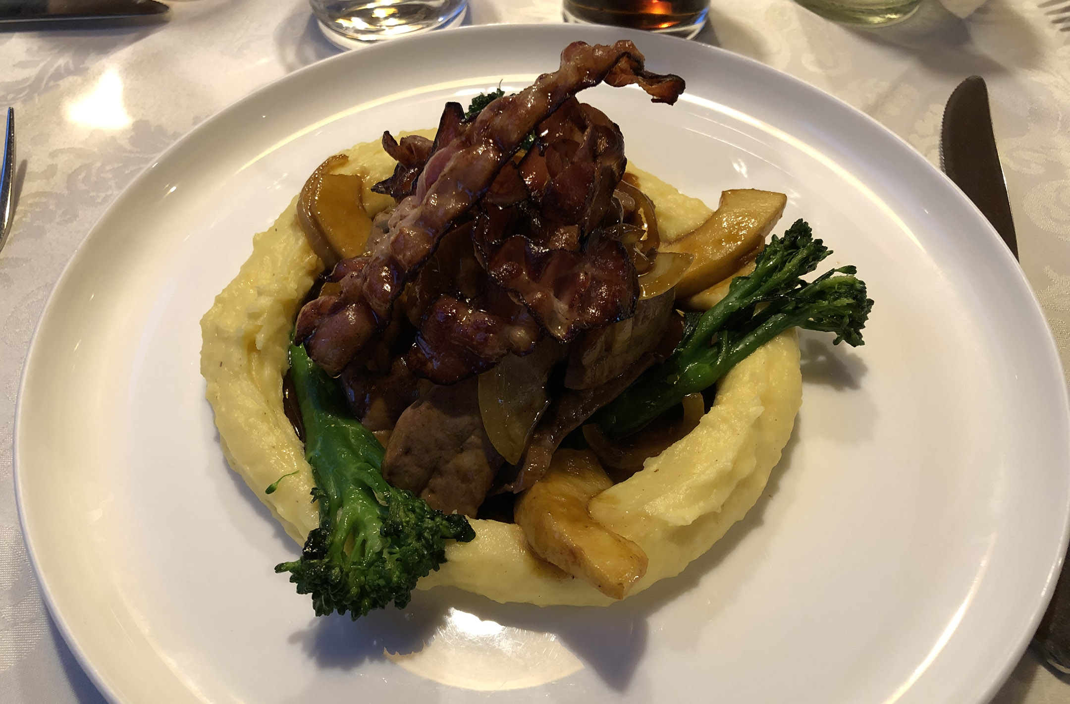 Gasthaus Koppenrast的煎牛肝 Gasthaus Koppenrast的煎牛肝