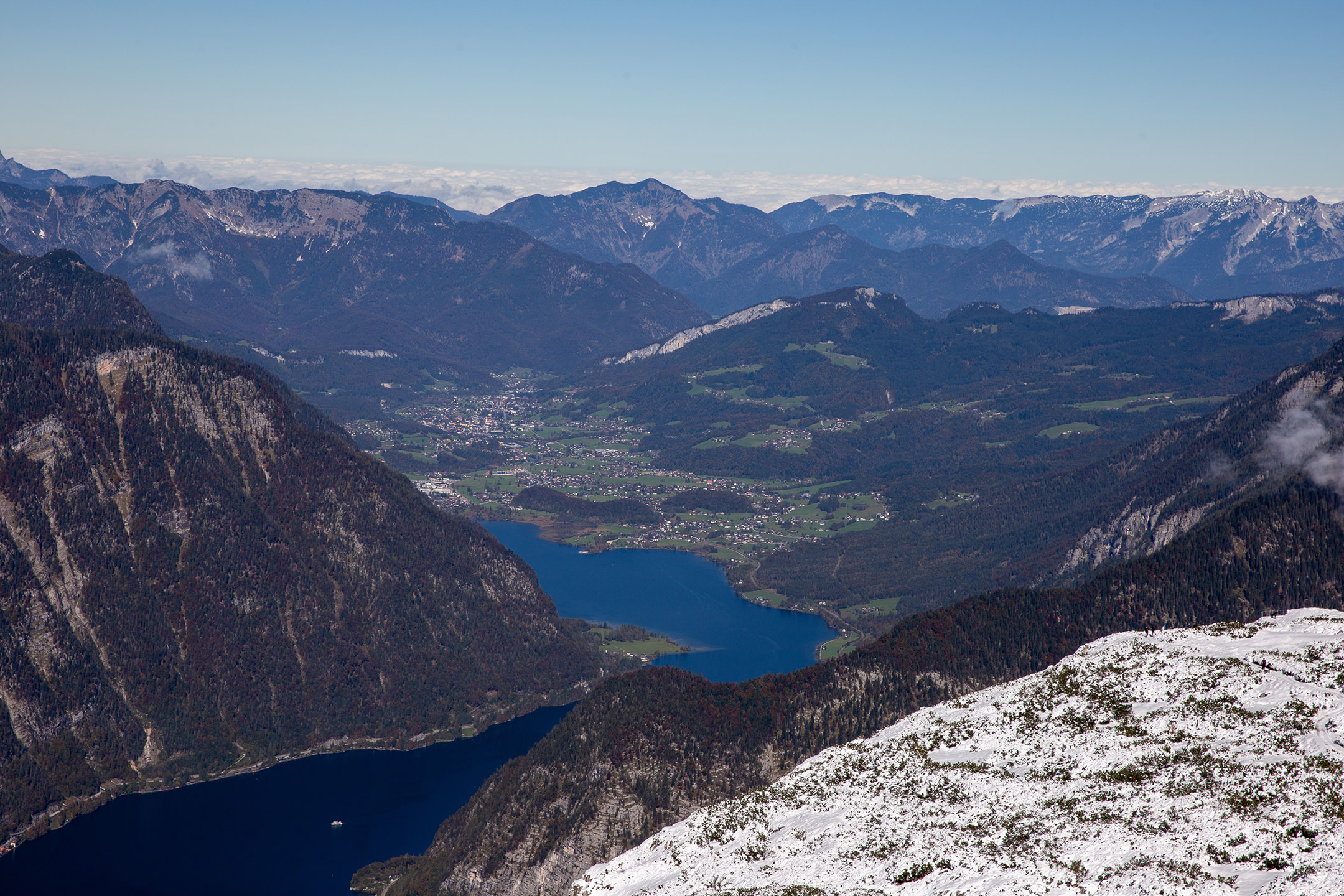 Krippenstein山上俯瞰整个Hallstatt Krippenstein山上俯瞰整个Hallstatt