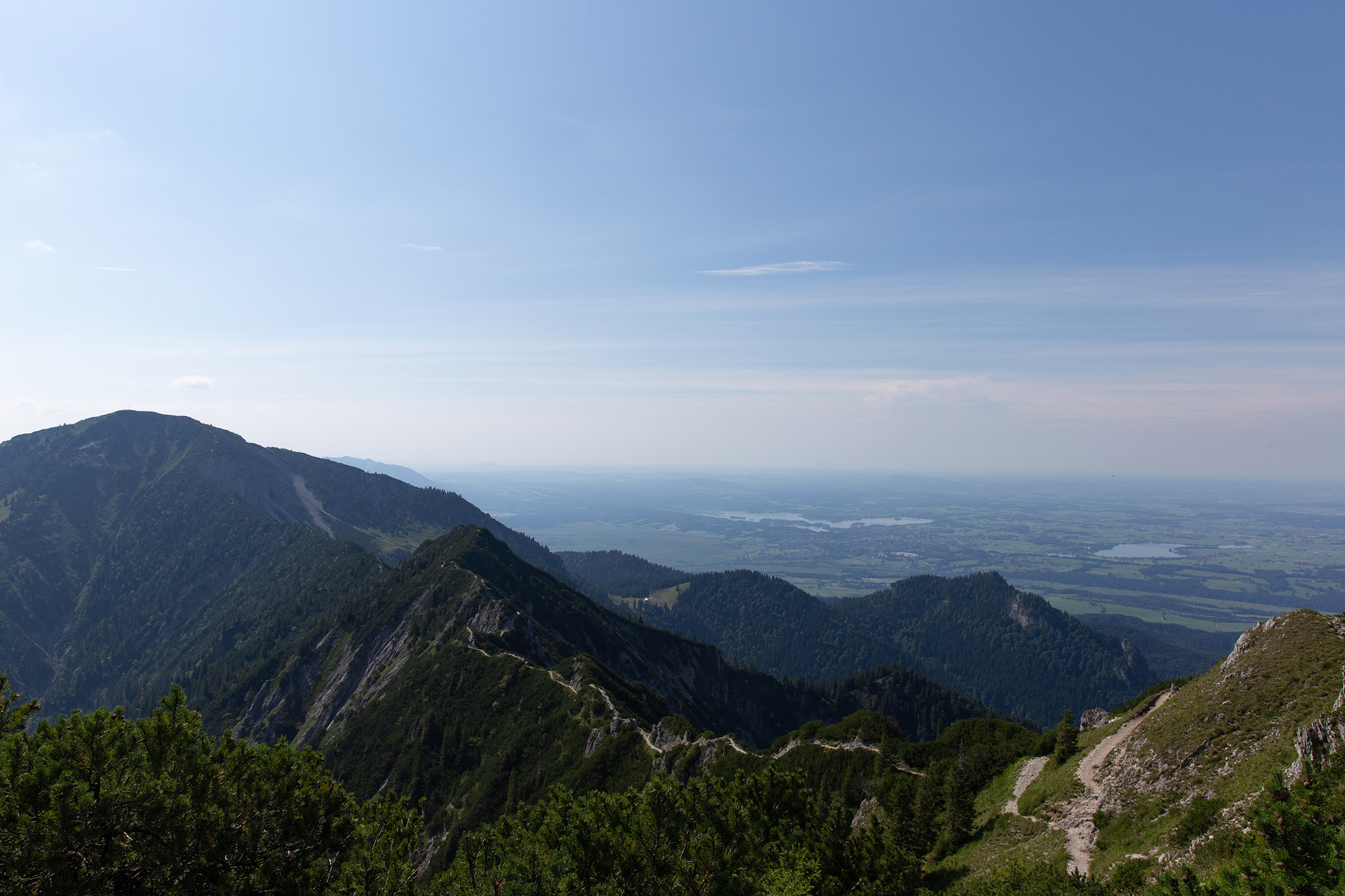从Herzogstand山顶去Heimgarten的山脊路线，属于高难度的黑道