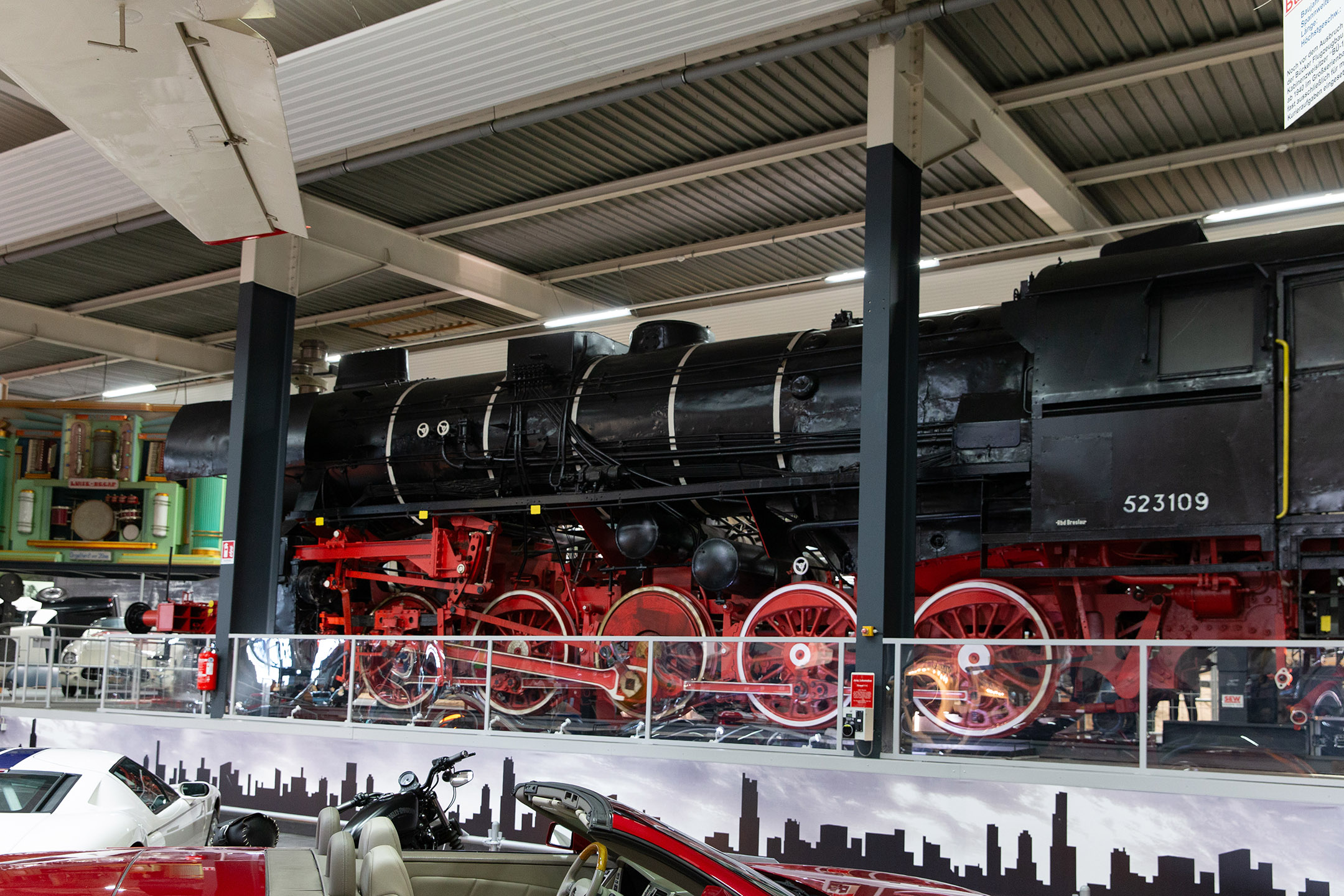 投币后轮子会动的蒸汽火车