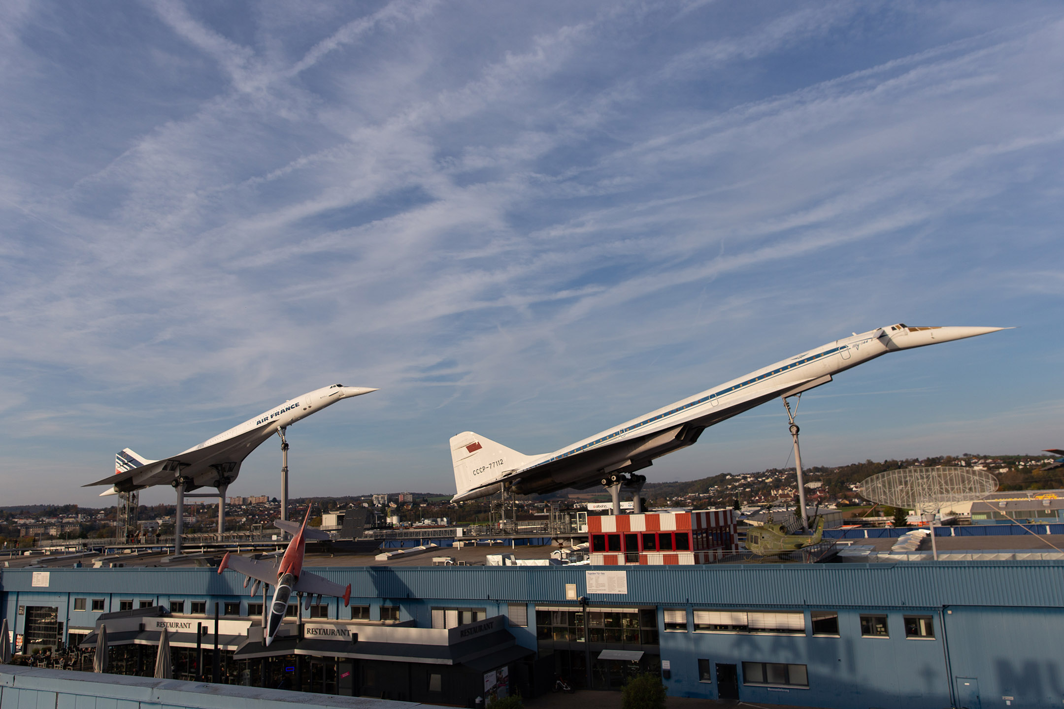两架超音速客机同框