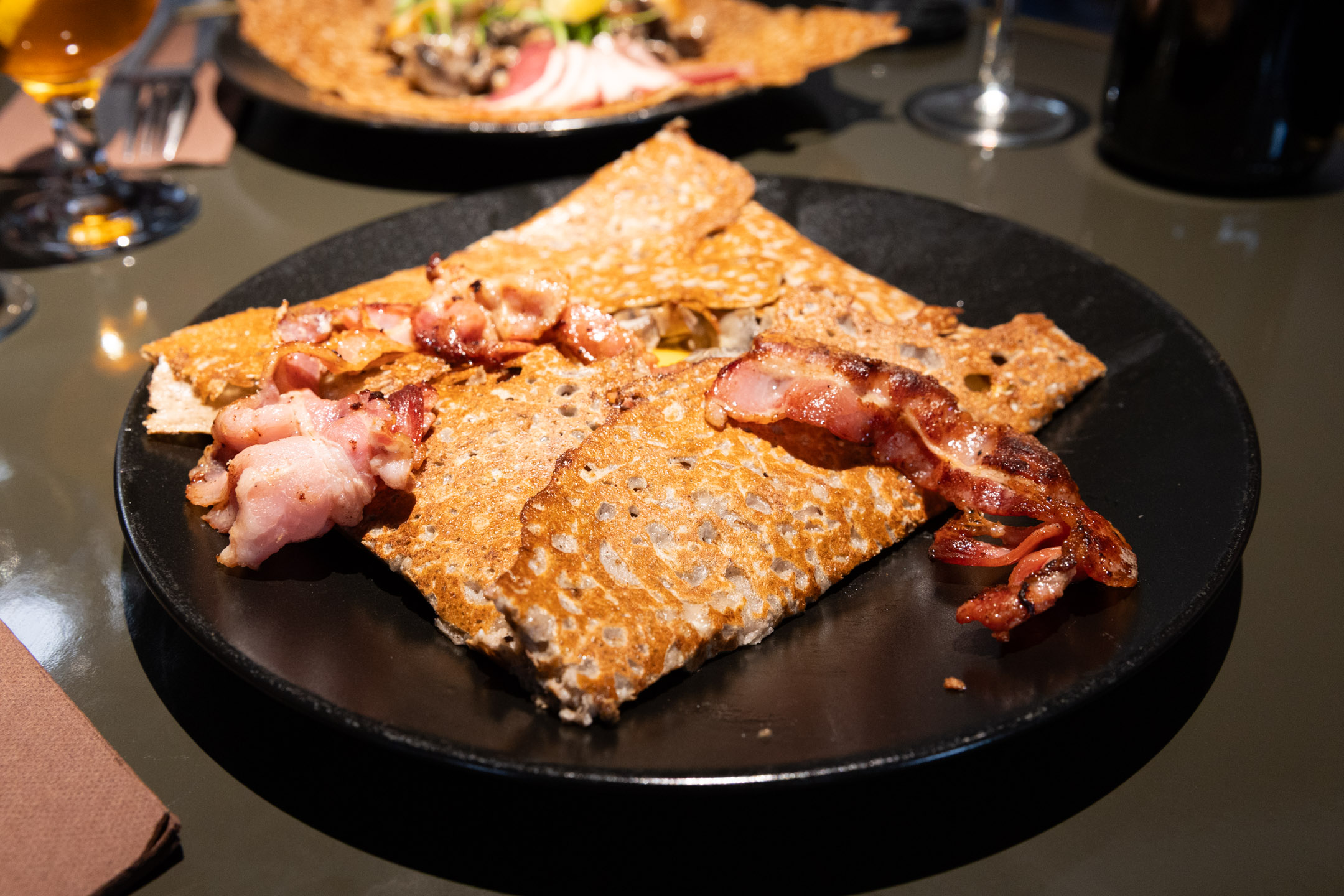 荞麦薄饼+煎培根和煎鸡蛋