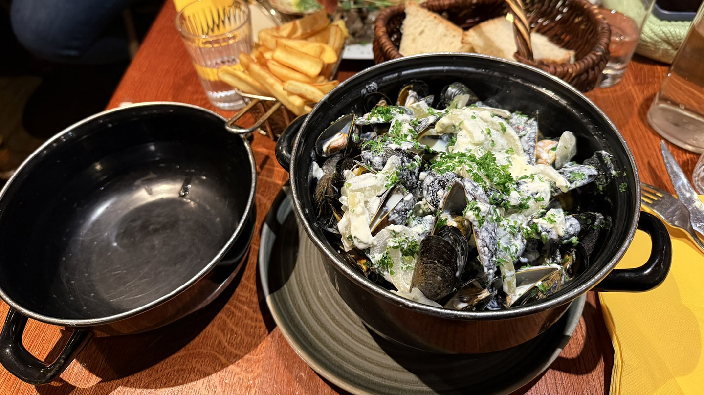 奶油洋葱贻贝+薯条